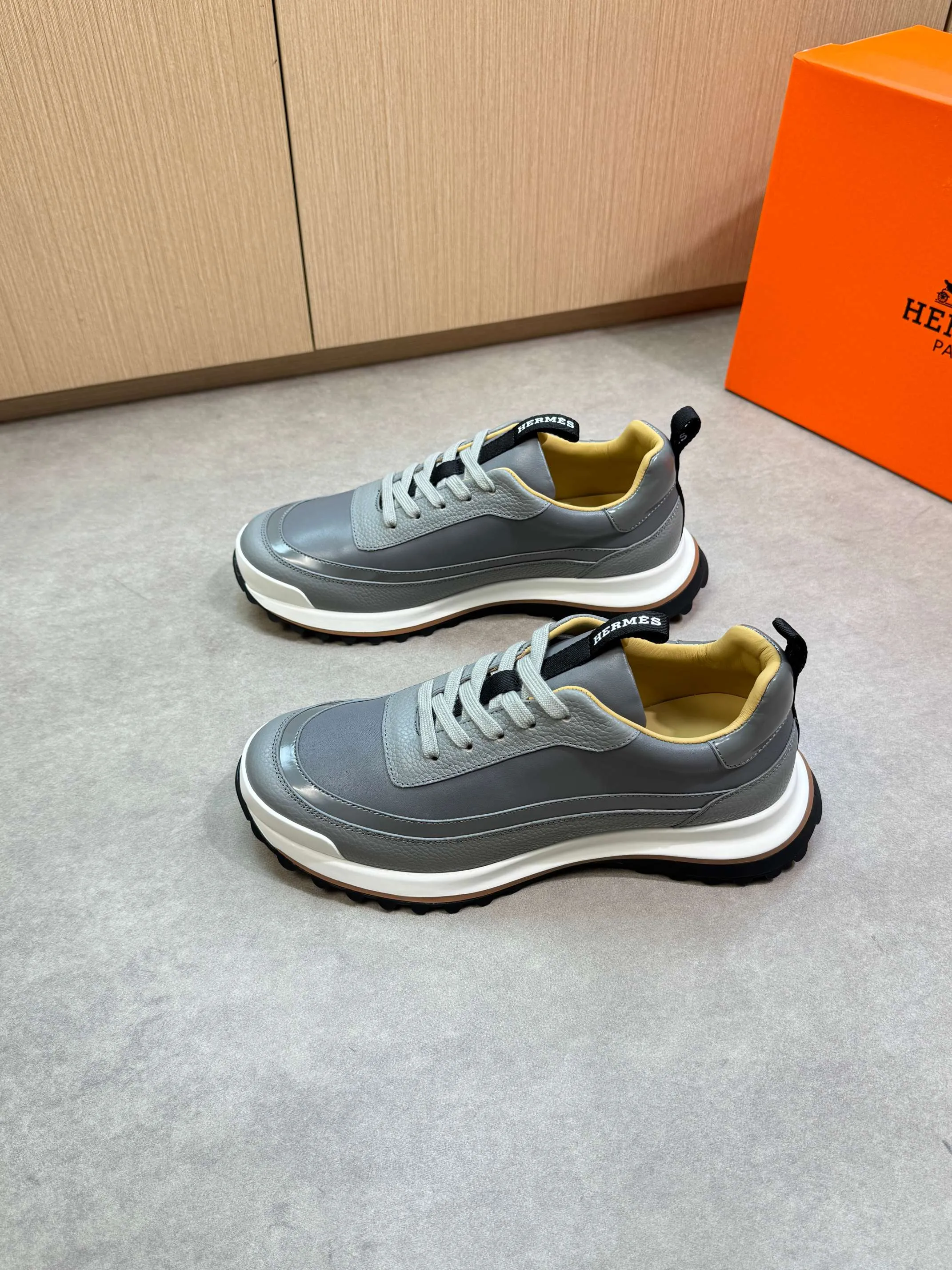 Men's shoes 💰800 [HERMES] Hermès - High-end quality original order·Casual sports shoes - Upper: 🔝 pebbled calfskin, Nappa calfskin, shoe body sewn with contrasting edge color, tongue, heel, brand logo webbing - Inner: water-dyed cowhide - Outsole: ultra-light T men's shoes 💰R·Rubber; two-color molded outsole -Ultra-high quality control·Fine workmanship: highlighted (high-end·nobility·grade) -Size: 39-44 (38, 45, can be customized)·H0118